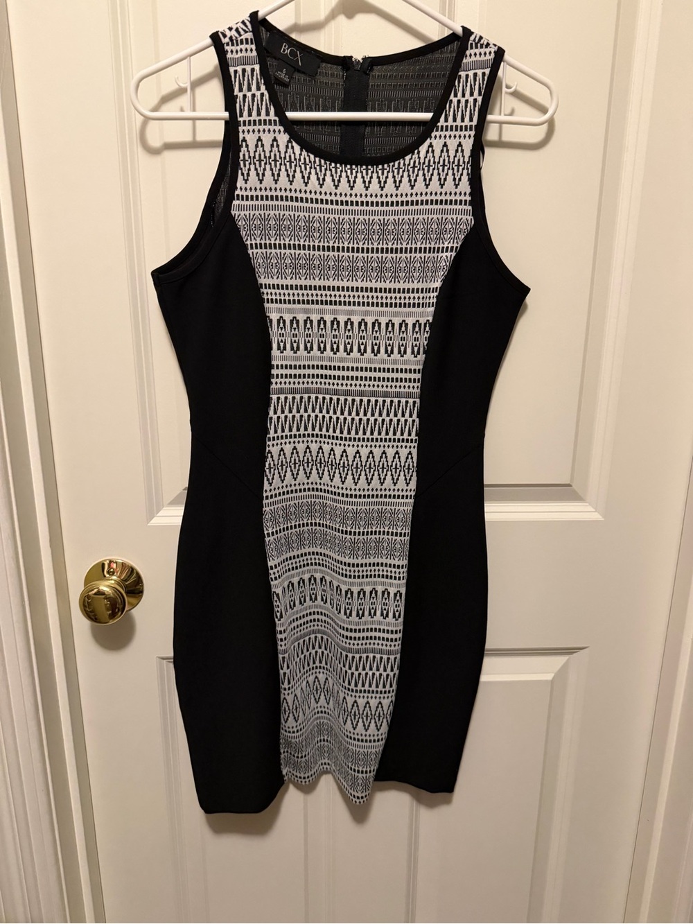 BCX Black and White Geometric Sheath Dress